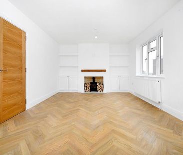 3 bedroom flat to rent - Photo 1