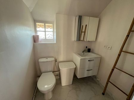 T1 bis de 29.24 m² meublé rénové, Rue de Condé réf 1556-3 - Photo 2