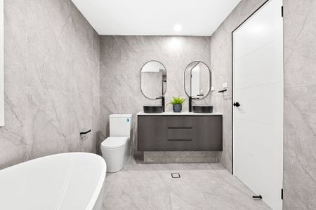 Stunningly Renovated Family Oasis in a Prime Location! - Photo 4