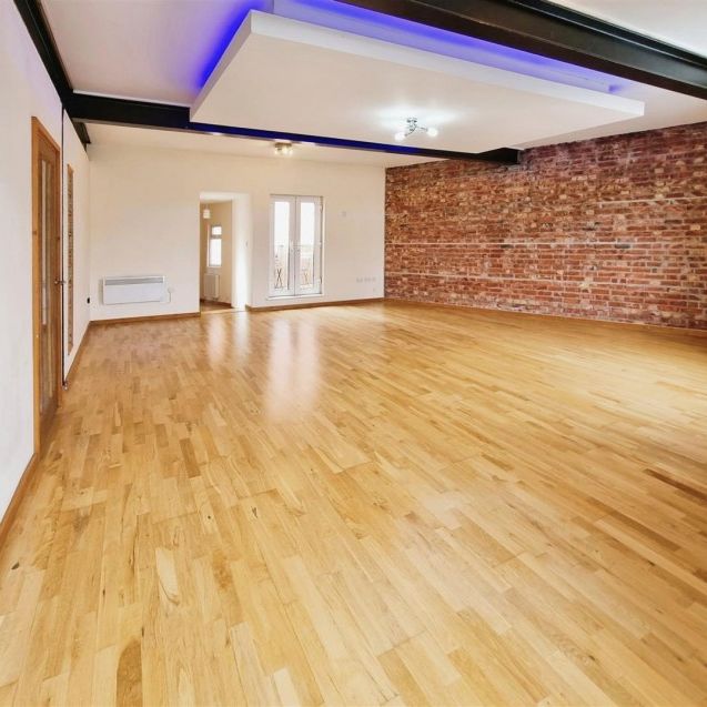 2 Bedroom Apartment to Rent in High Street, Rushden, NN10 - Photo 1