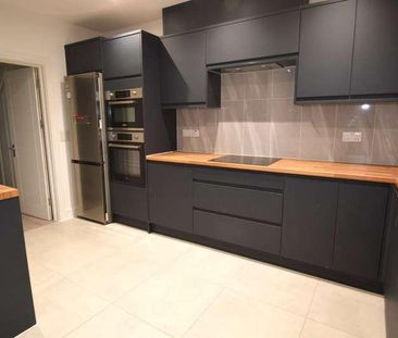 Bebbington Road, London, SE18 - Photo 6