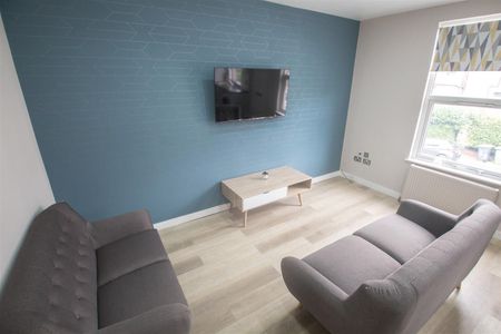 Royal Park Mount, Hyde Park, LS6 1HL, Leeds - Photo 3