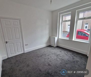 3 bedroom end of terrace house to rent - Photo 4