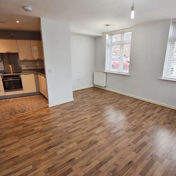 2 bedroom flat to rent - Photo 1