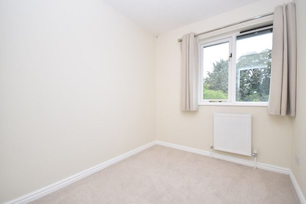 4 bedroom end terraced house to rent, - Photo 1