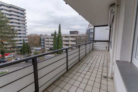 Gemütliche ca. 81m² große 3-Zimmer-Wohnung mit ca. 12 m² großem Balkon und Garage in Hagen-Boloh - Photo 2