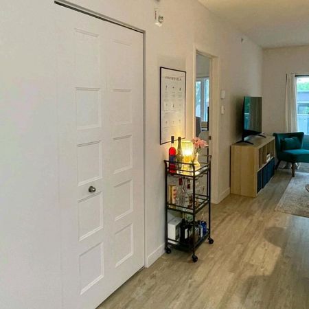 Magnifique appartement 3 1/2 à Laval (Cession de bail) - Photo 4