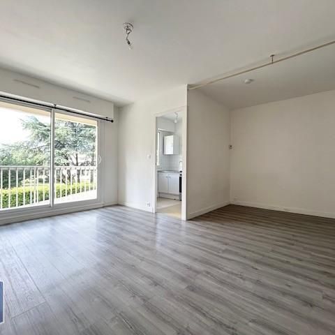 Location Appartement 1 pièce 32m² ST SEBASTIEN SUR LOIRE 44230 - Photo 1