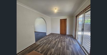 QUIET NEIGHBOURHOOD - Photo 2