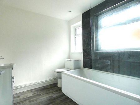 3 bedroom terraced house to rent - Photo 3