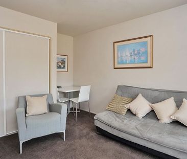 Warm 1BR Home in Bryndwr w/Deck - Photo 5