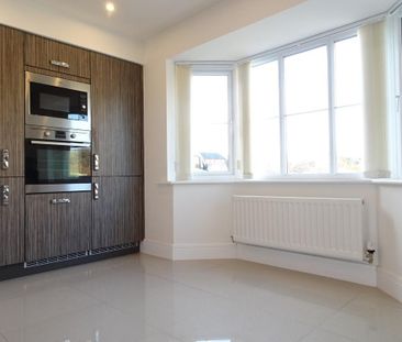 3 bedroom end of terrace house to rent - Photo 5