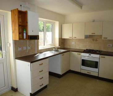 2 bedroom terraced house to rent - Photo 3