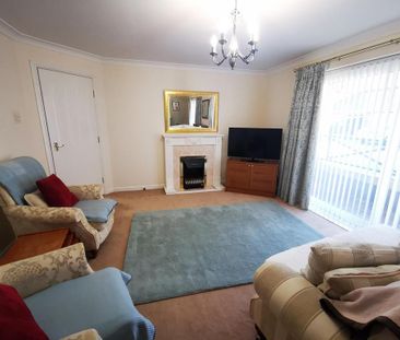 2 bedroom flat to rent - Photo 2
