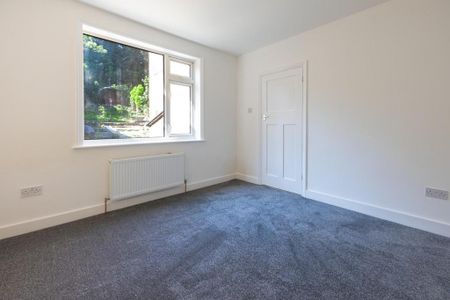 2 bedroom maisonette to rent - Photo 2