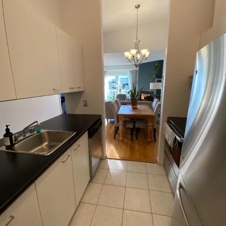 3 1/2 style ''Loft"' vraiment unique Libre 1er juillet, secteur Haute Ville - Photo 3