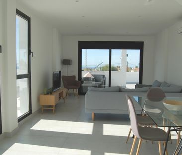 Modern three bedroom detached villa for winter rent situated in Nerja - Photo 6