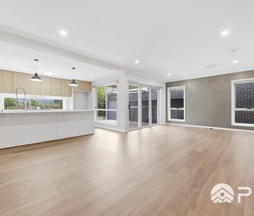 MODERN FOUR BEDROOM FAMILY HOME WITH SPACIOUS LIVING & LANDSCAPED B... - Photo 2