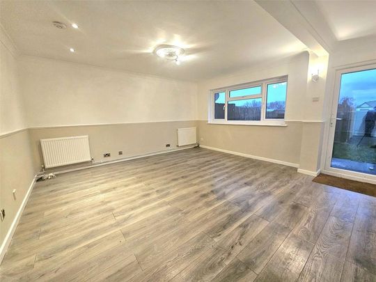 3 bedroom terraced house to rent - Photo 1