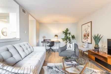 1C Renovated - Photo 4