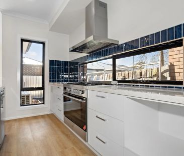 Modern and Stylish Townhouse - Photo 3