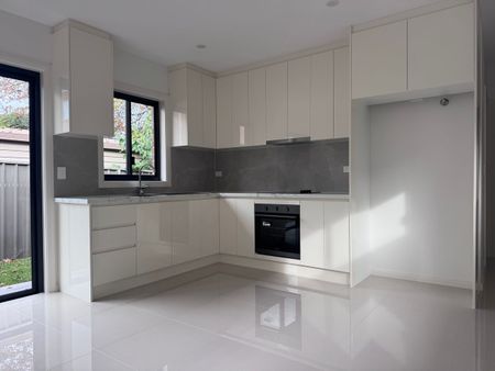 BRAND NEW 2 BEDROOM GRANNY FLAT - Photo 4