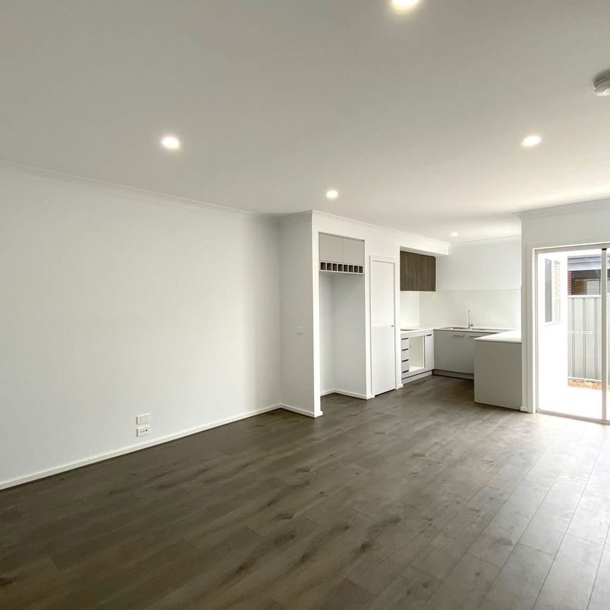 Stylish Home in Cloverton Estate: Modern Amenities and Prime Location - Photo 1