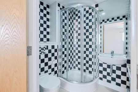 3 bedroom apartment to rent - Photo 2