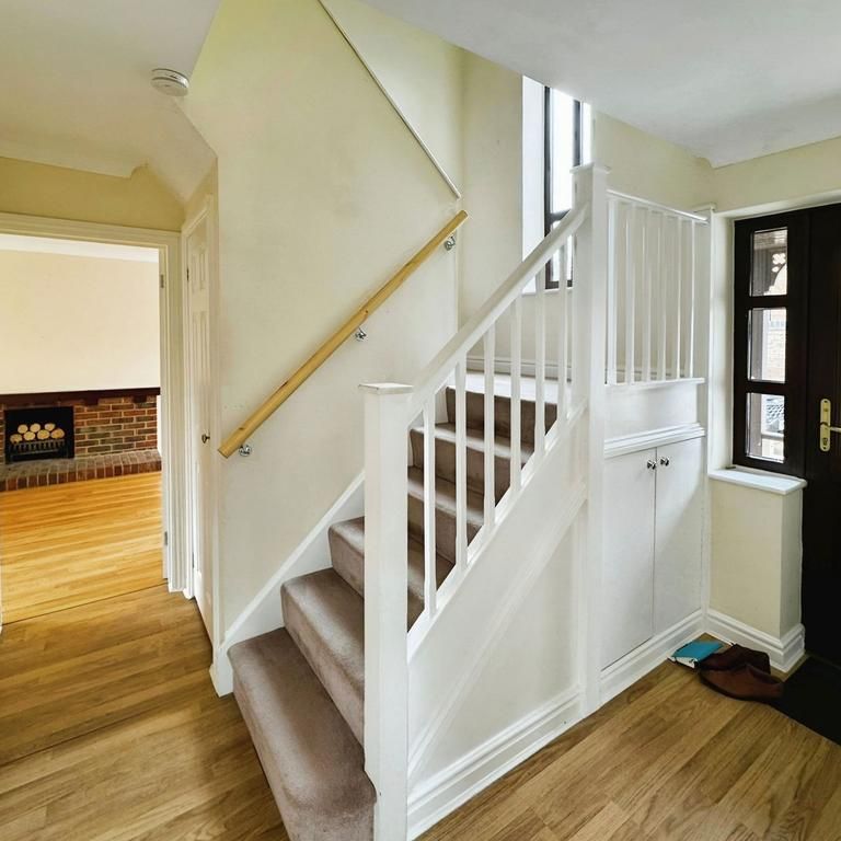 3 bedroom detached bungalow to rent - Photo 1