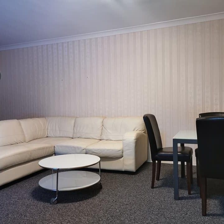 Chatswood - Photo 1