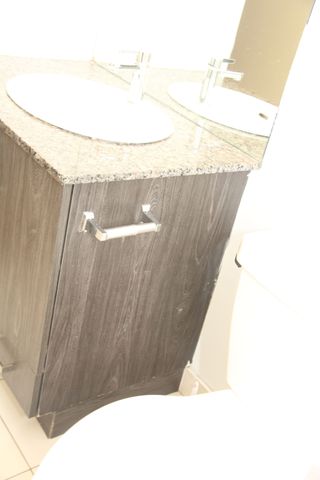 For Lease - 10 Meadowglen Place Unit# 602, Toronto, Ontario - Photo 3