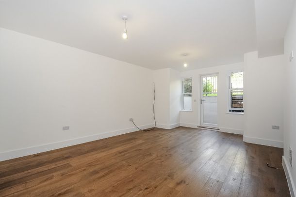 3 Bed Flat, Evering Road, E5 - Photo 1