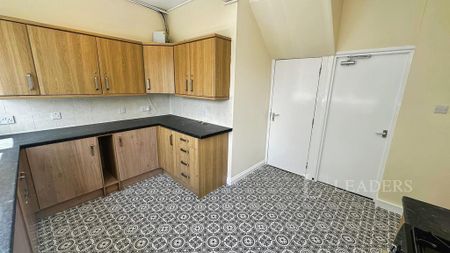 1 bedroom in a house share to rent - Photo 4
