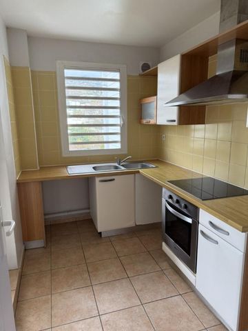 Location Appartement 4 pièces 79m² LA POSSESSION 97419 - Photo 3