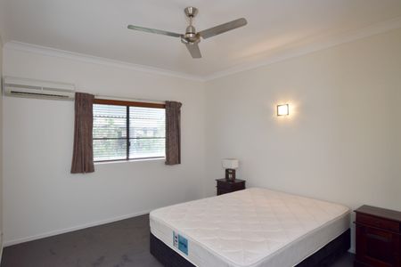 TAKE OVER LEASE :: Fully Self Contained 2 Bedroom oasis, right in the heart of Gladstone Central! - Photo 3