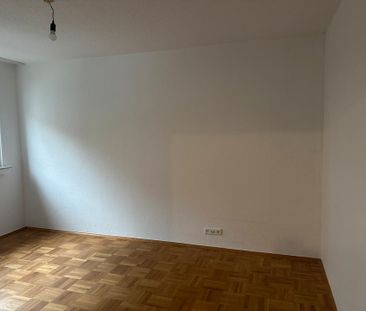 Frisch renovierte 2-Raum-Wohnung in Essen Holsterhausen - Foto 1