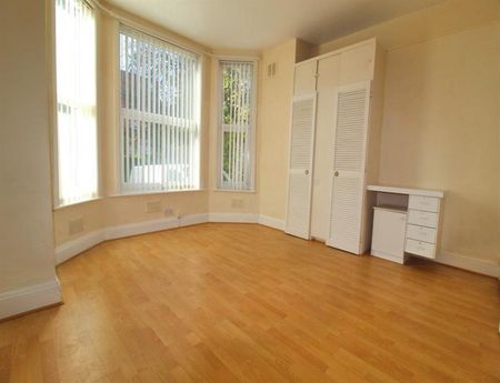 1 Bedroom Apartment To Let - Photo 2