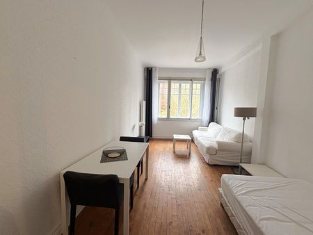 Location Appartement 1 pièce 31m² - Photo 3