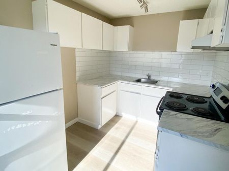 University Valley Apartments I &amp; II - Photo 3