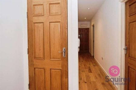 High Road, North Finchley, N12 - Photo 2