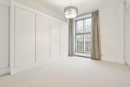 A Grand Lateral Apartment on Sloane Square, SW1W. - Photo 4