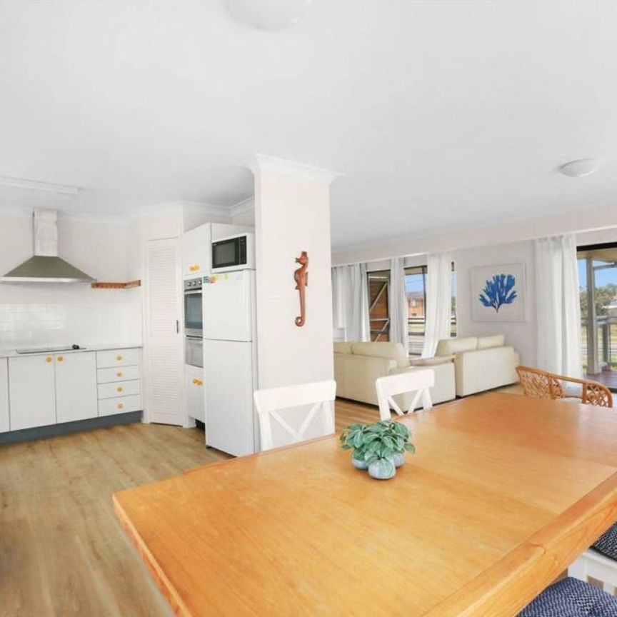 Walk to the Beach! Spacious 4br Home with Dual Living & Balconies - Photo 1