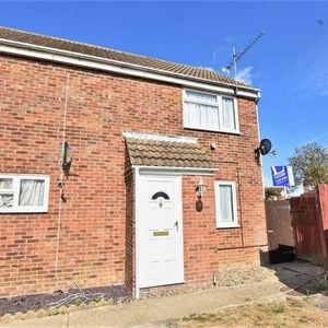 Coulsdon Close, Cann Hall, CO16 - Photo 3