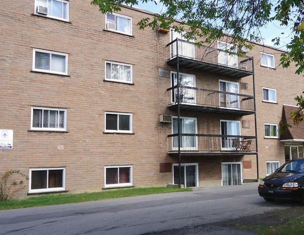 525 Rue de Bruges | 525 Rue de Bruges, Longueuil - Photo 1