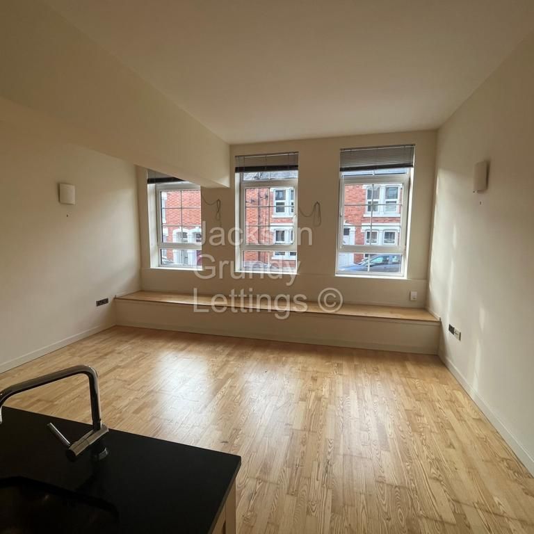 2 bedroom flat to rent - Photo 1
