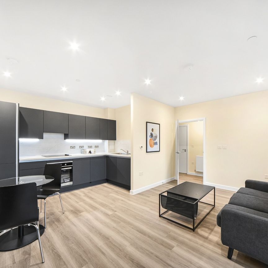 1 Bed Flat, Green Ferry Way, E17 - Photo 1