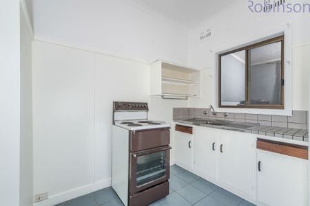 Well presented unit less than 2km from Belmont town Centre - Photo 2