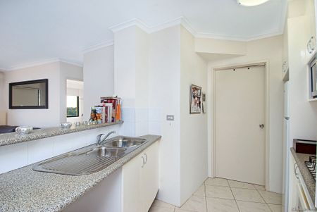 One bedroom with stunning sunset and water views! - Photo 4