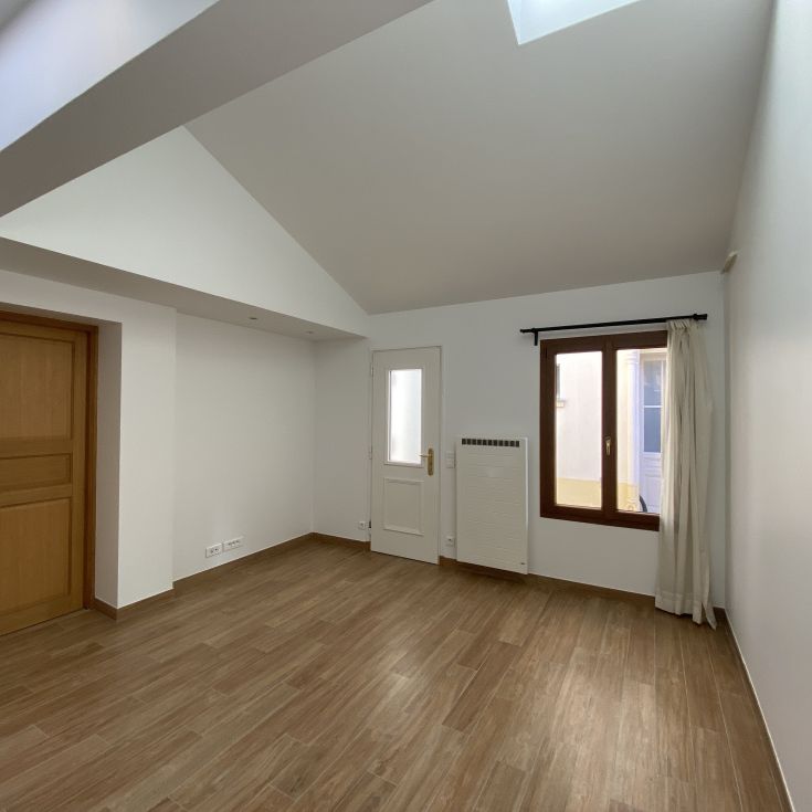 2 PIECES ATYPIQUE COMME UNE MAISON - Photo 1