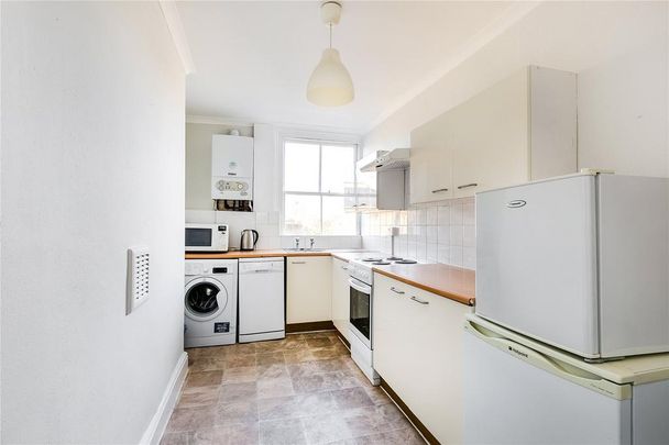 2 bedroom flat to rent - Photo 1